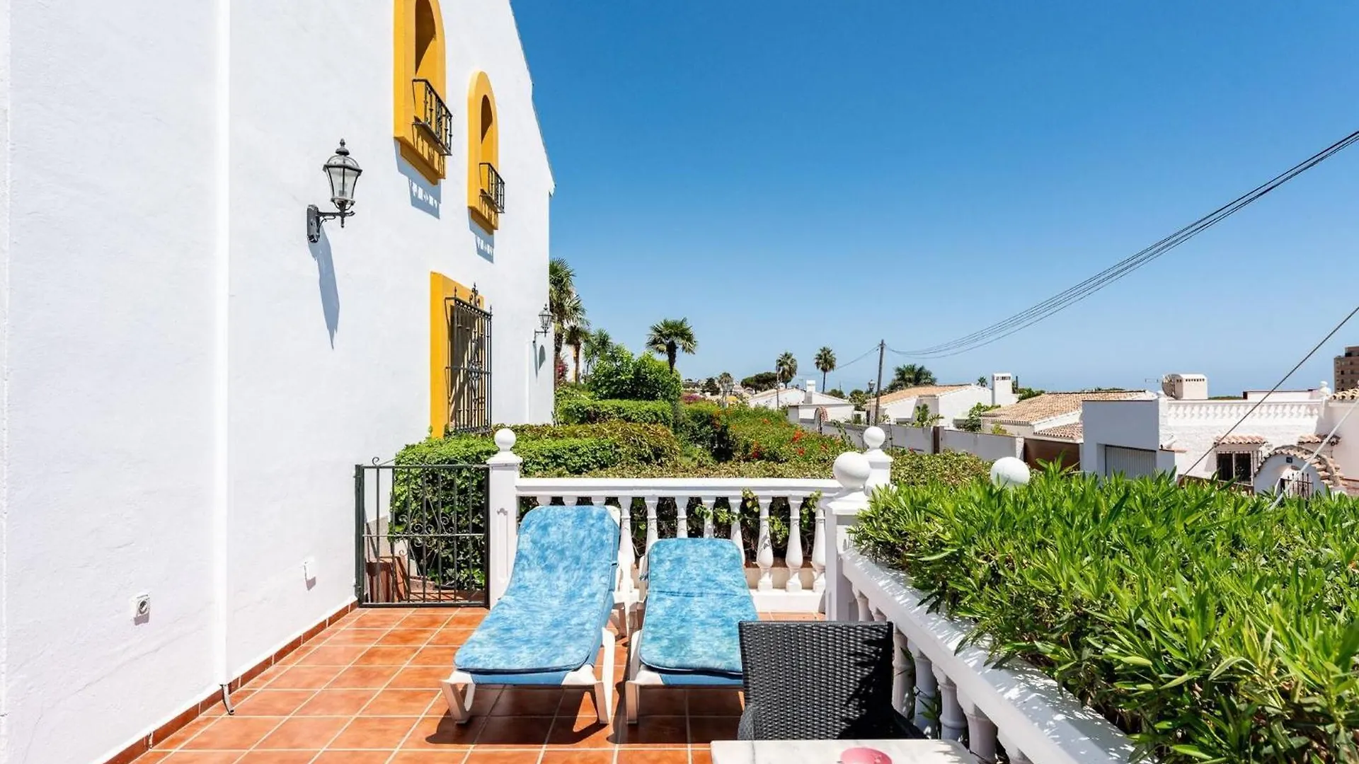 Few Minutes Walk To The Beach, Restaurants, Bars, Supermarkets And More! Sitio de Calahonda Spanien