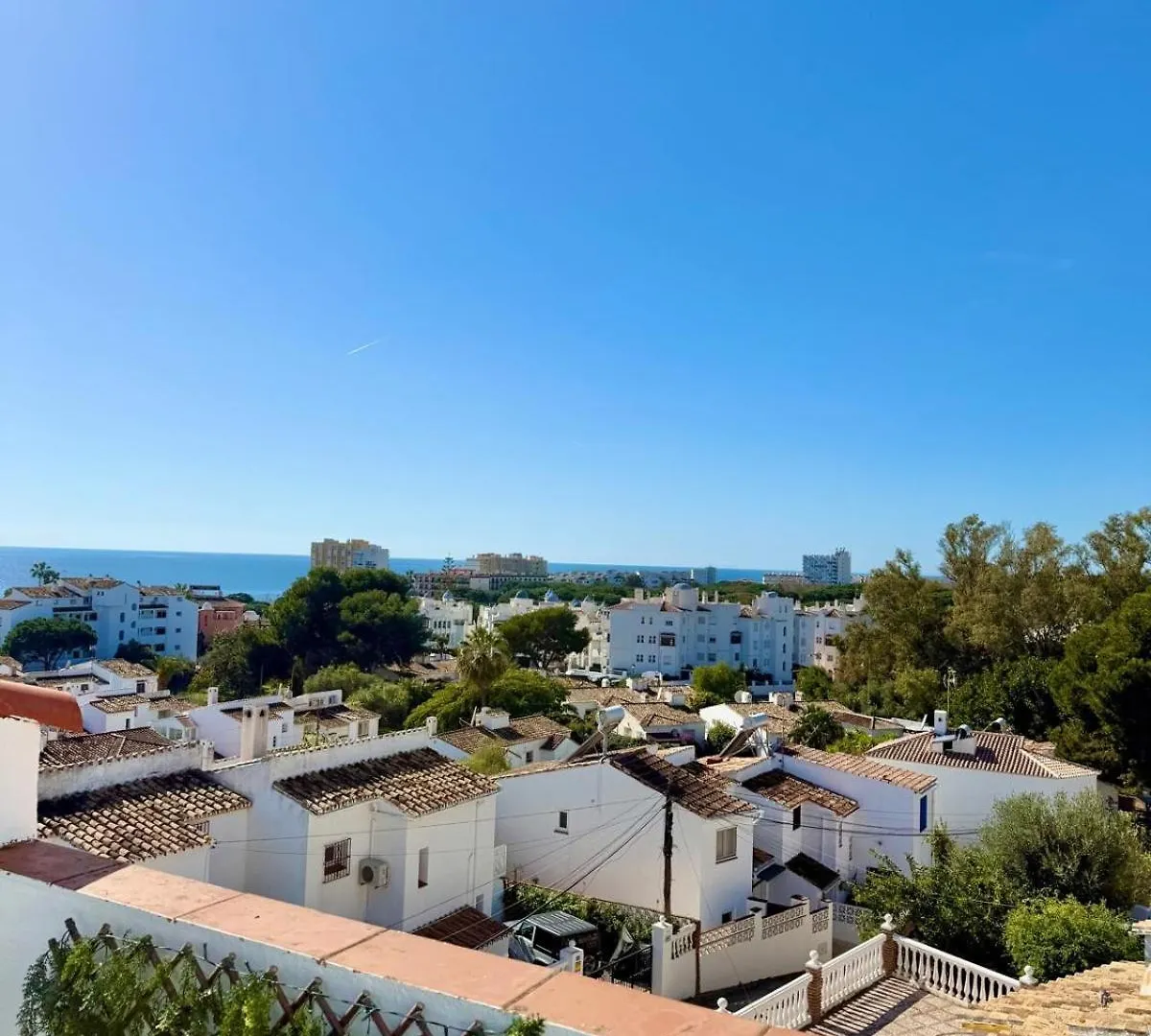 Few Minutes Walk To The Beach, Restaurants, Bars, Supermarkets And More! Sitio de Calahonda 0*,  Spanien